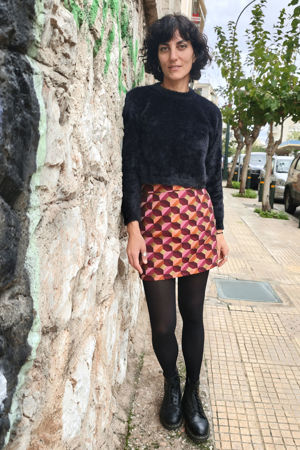 Picture of fuchsia geometric skirt