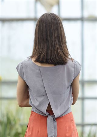 Picture of tie back silk top