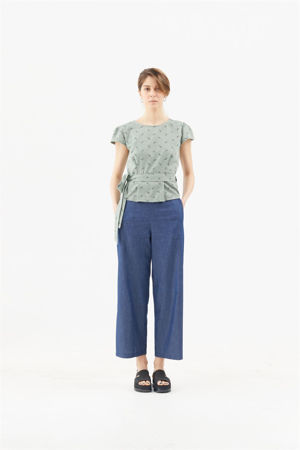 Picture of free wrap top in triangles