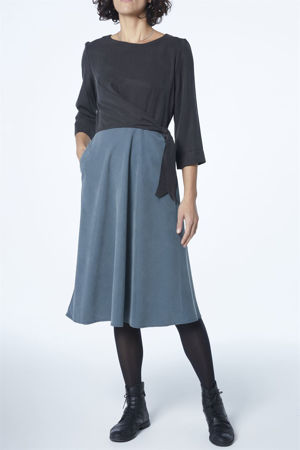 Picture of wrap dress in black-blue