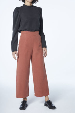 Picture of high waist pants in salmon