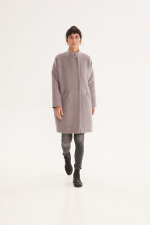 Picture of oversized raglan coat in greige