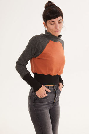 Picture of "ring" top in brick greys