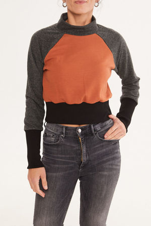 Picture of "ring" top in brick greys