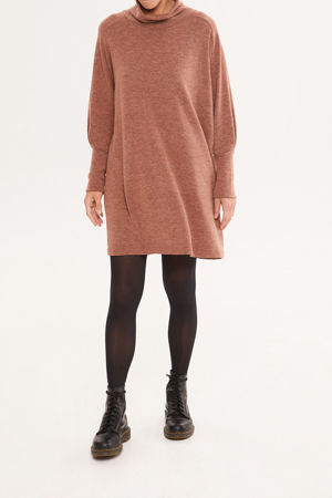 Picture of oversized knit dress in pink chocolate