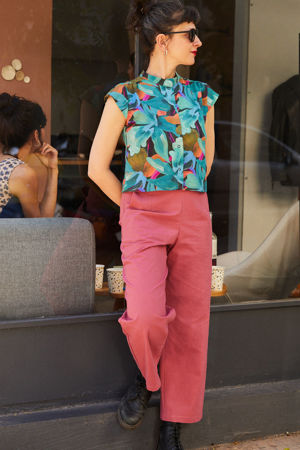 Picture of high waist pants in pink