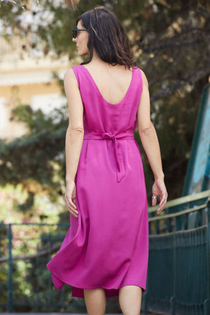 Picture of Minimal wrap midi dress in fuschia