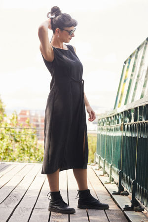 Picture of Minimal wrap midi dress in black