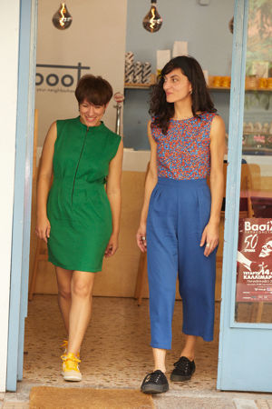 Picture of Low back jumpsuit in red-blue