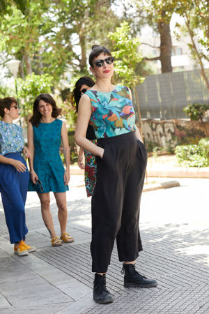 Picture of Low back jumpsuit in black floral