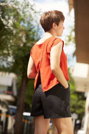Picture of pleat pocket shorts in black
