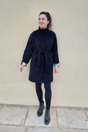 Picture of the "kimono" coat in black geometric