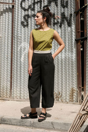 Picture of Low back jumpsuit in lime animal - black