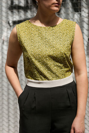 Picture of Low back jumpsuit in lime animal - black