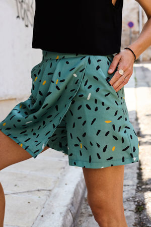 Picture of high waist  sκorts in "strokes"