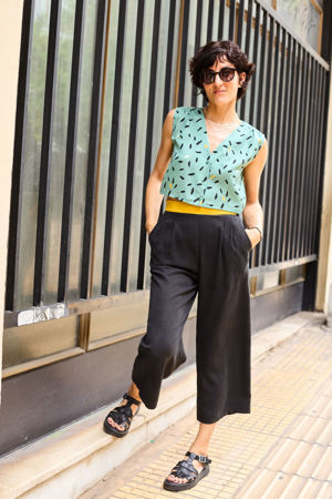 Picture of vest jumpsuit in black - strokes