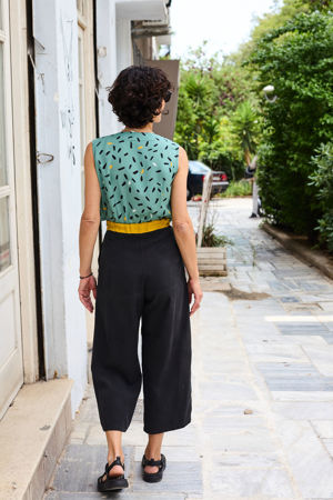 Picture of vest jumpsuit in black - strokes
