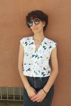 Picture of geometric vest shirt