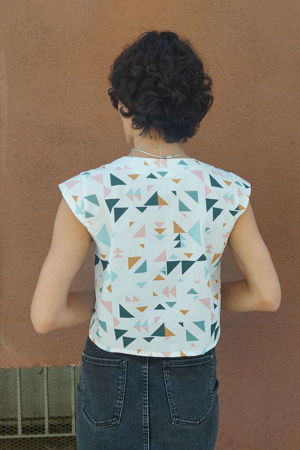 Picture of geometric vest shirt