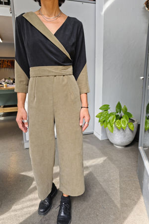 Picture of "flying lapel" jumpsuit in olive black