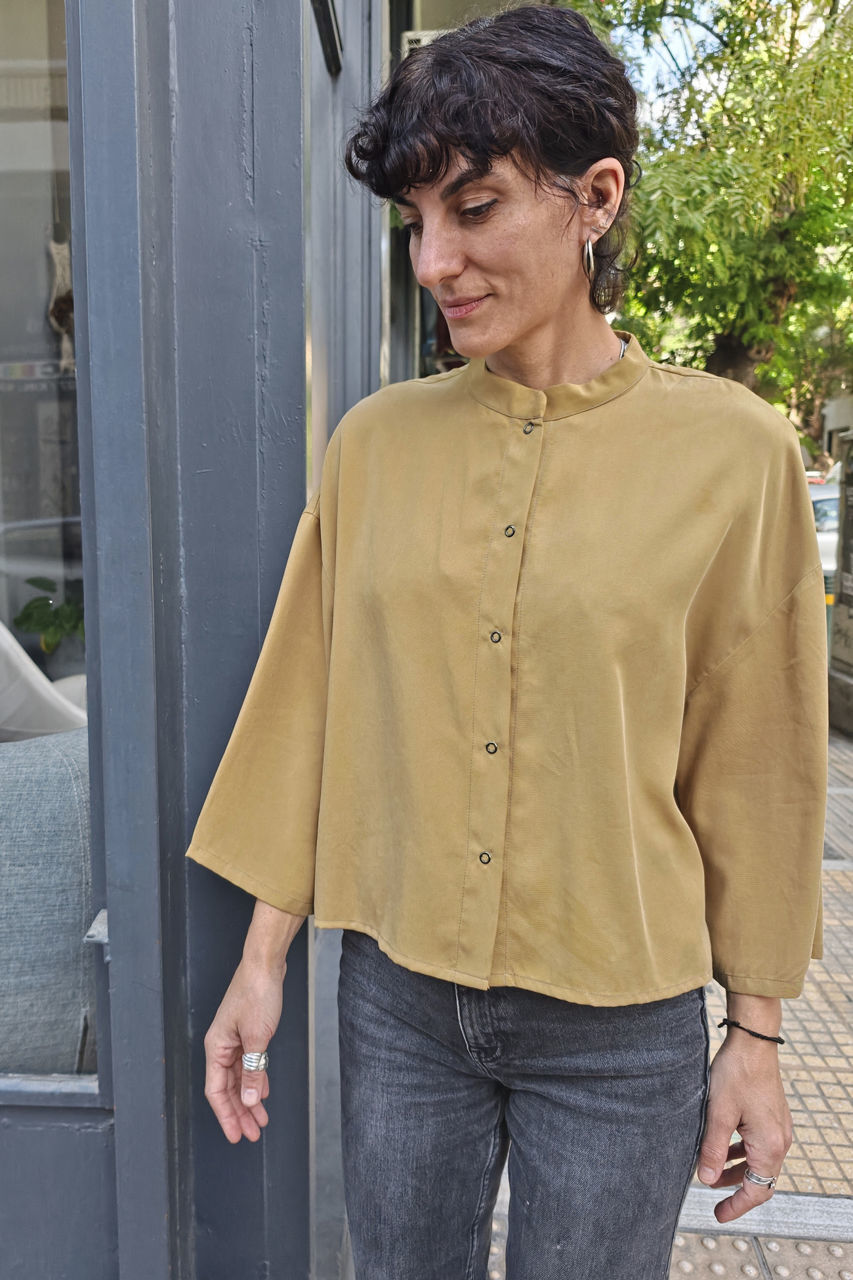 Picture of oversized mao shirt in gold ochre