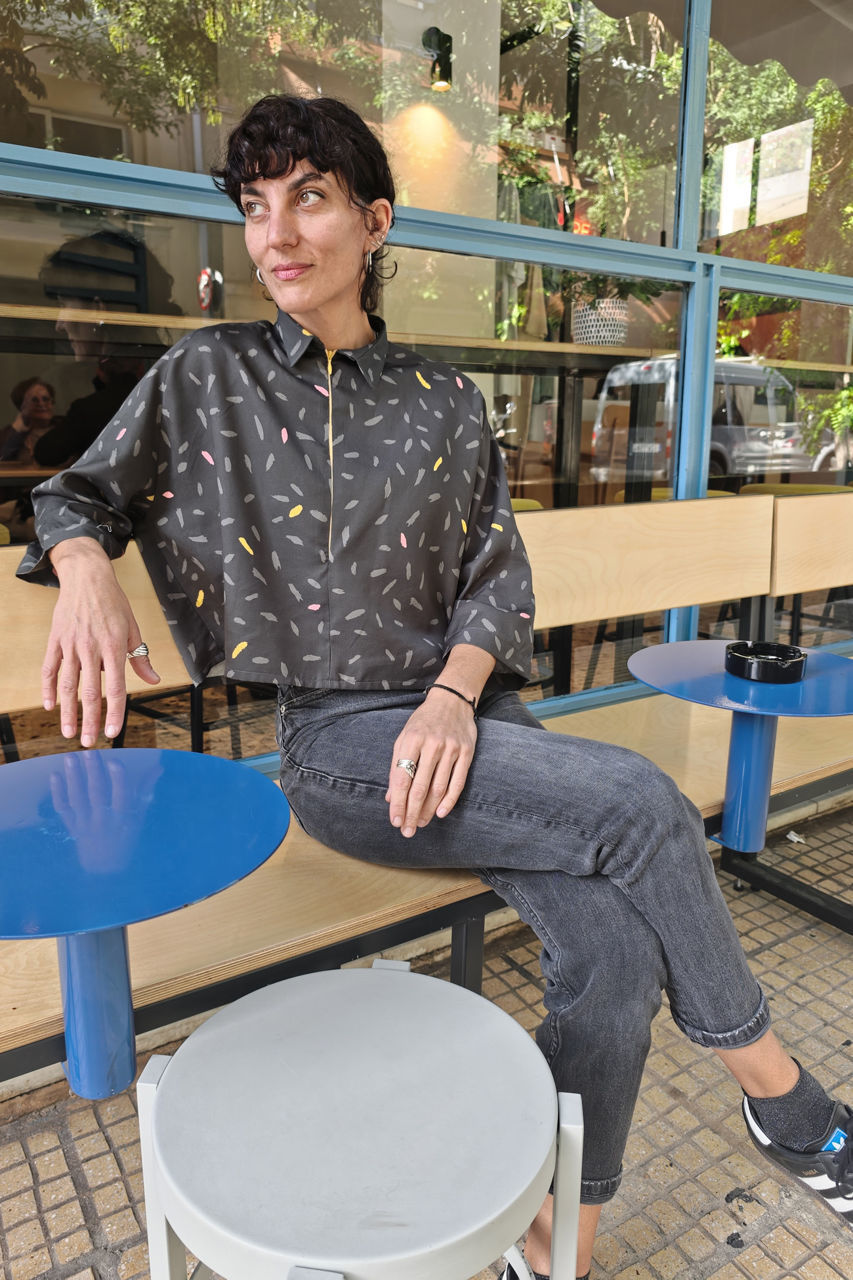 Picture of zip shirt in grey strokes