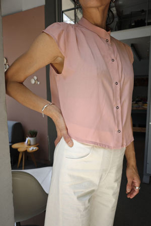Picture of curves shirt dusty pink