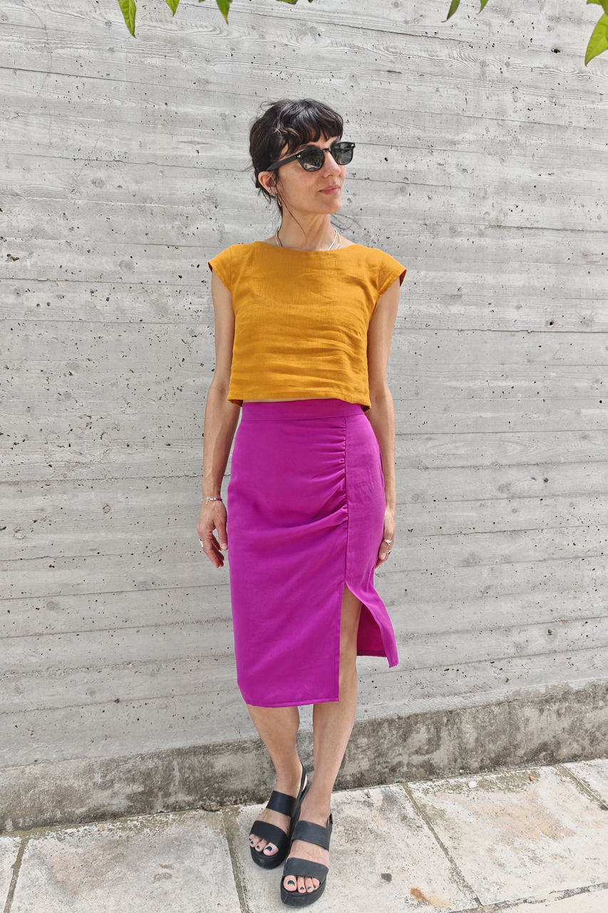 Picture of gathered pencil skirt  magenta